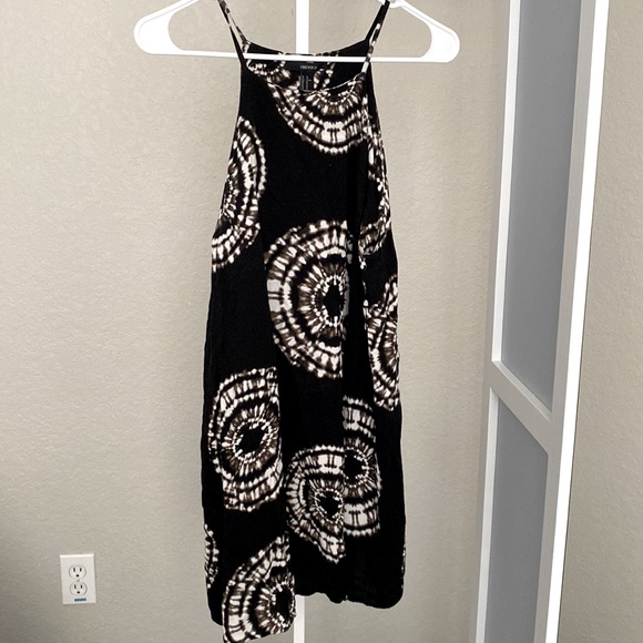 Forever 21 Dresses & Skirts - Forever 21 Black & White Tie Dye Sun Dress